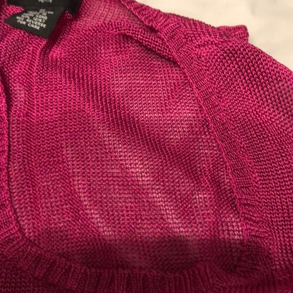 Light weight knit sweater vest - Picture 4 of 4